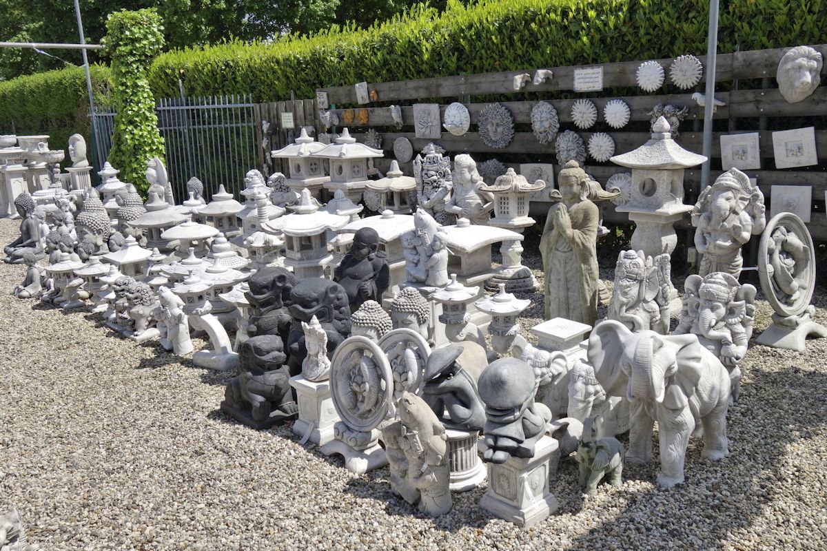 Gehoorzaamheid ten tweede En Japans Boeddhistisch diversen 1. Prachtige massieve beton tuinbeelden.
